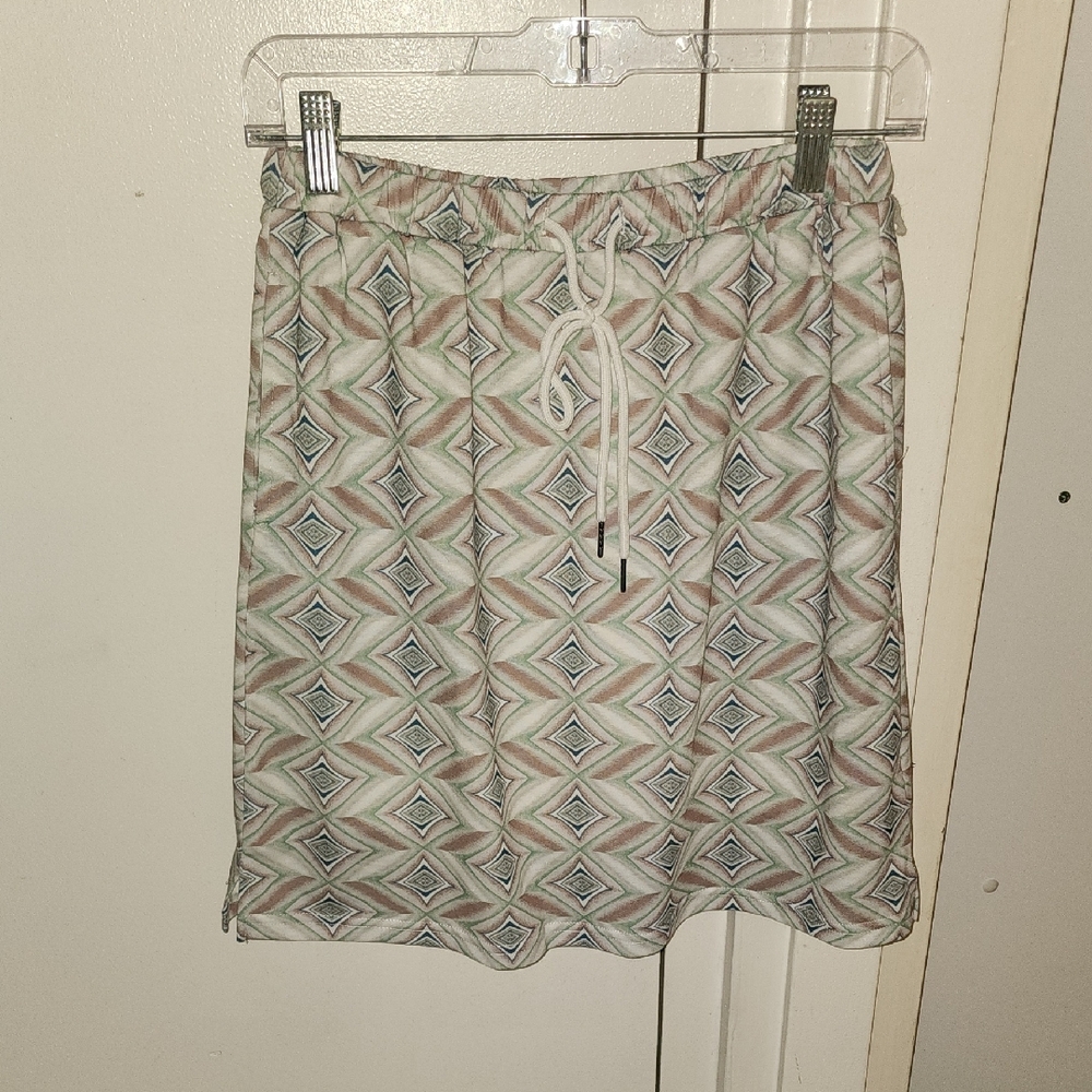 Geometric Patterned Skirt